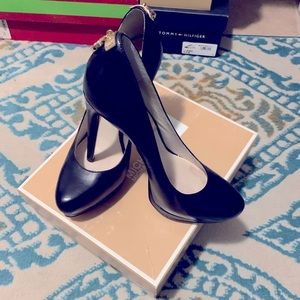 Hamilton pump Michael Kors size 9